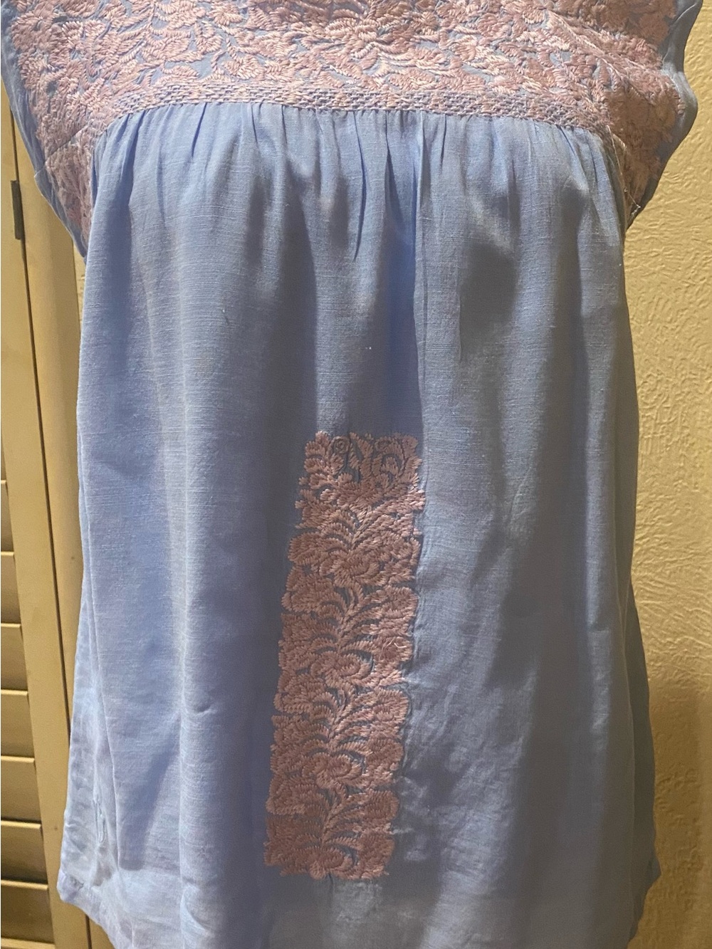 Women’s Blue Sleeveless Lace-Accent Top